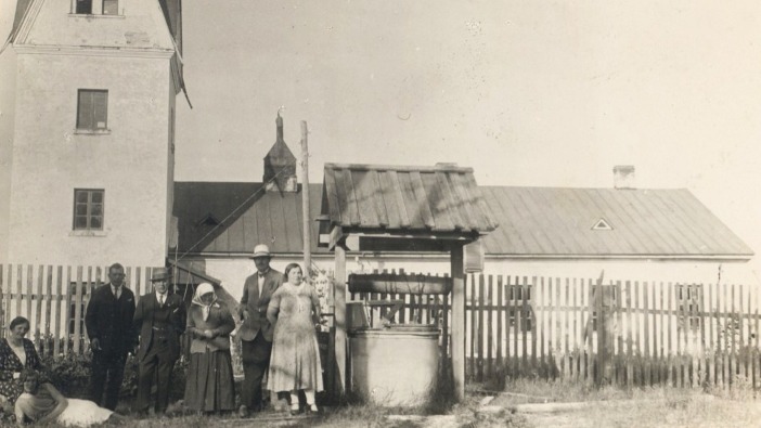 Simts gadi Kolkasraga bākas dzīvojamās ēkas mūžā