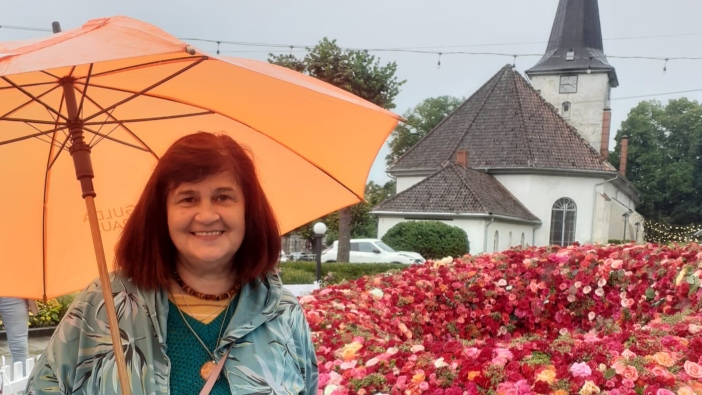 Vienīgā no dzimtas krāj lībiskos mirkļus
