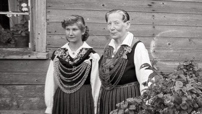 Ar maizi saistītas kāzu paražas no Kolkas