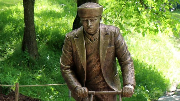 Igaunijā atklāts piemineklis Lauri Ketunenam