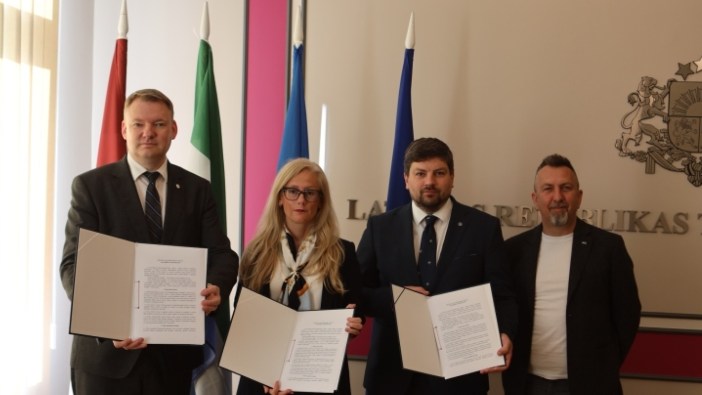 Nodibināta Uļi Kīnkamega balva